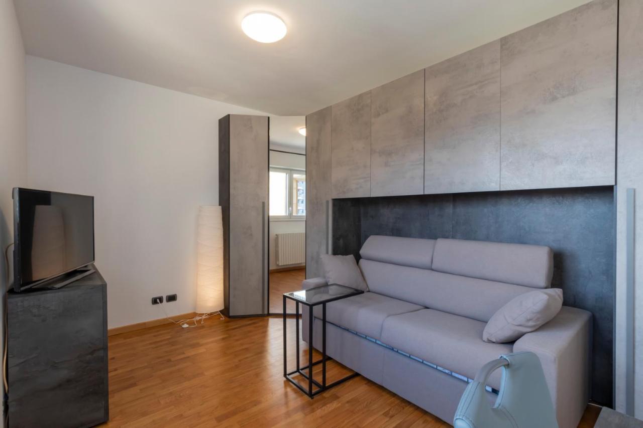 Apartament Splendida Terrazza Su Arcimboldi - Milano Bicocca Zewnętrze zdjęcie