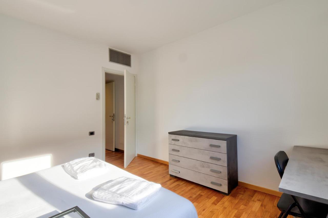 Apartament Splendida Terrazza Su Arcimboldi - Milano Bicocca Zewnętrze zdjęcie