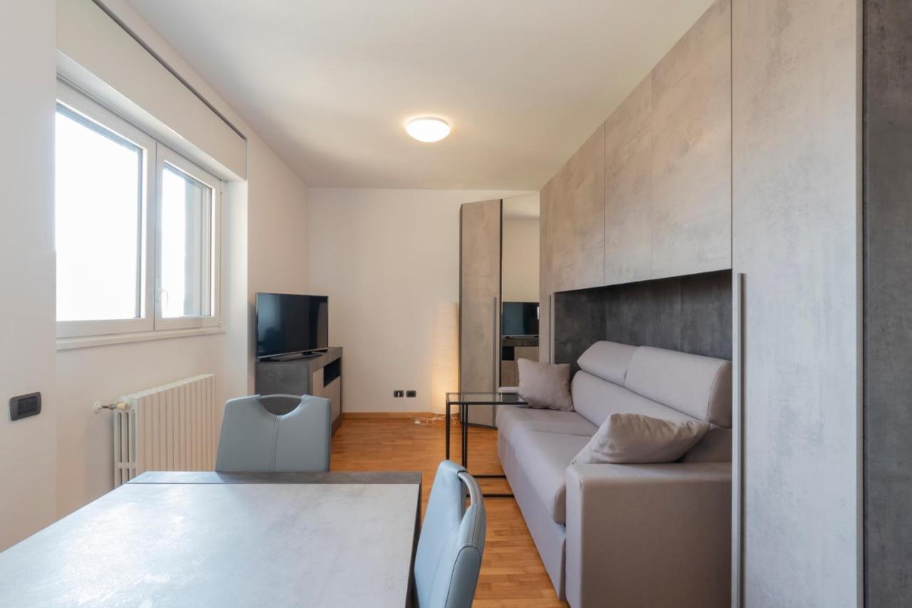 Apartament Splendida Terrazza Su Arcimboldi - Milano Bicocca Zewnętrze zdjęcie